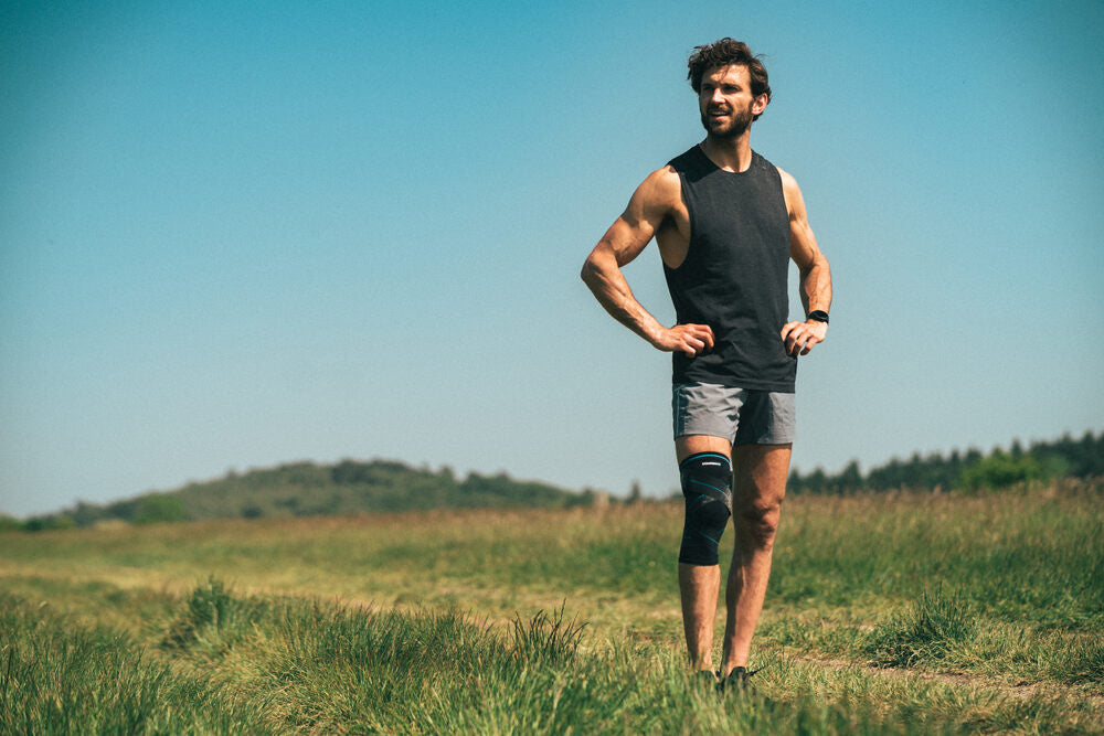 Enhance proprioception with the Compex Activ'® Knee+ support