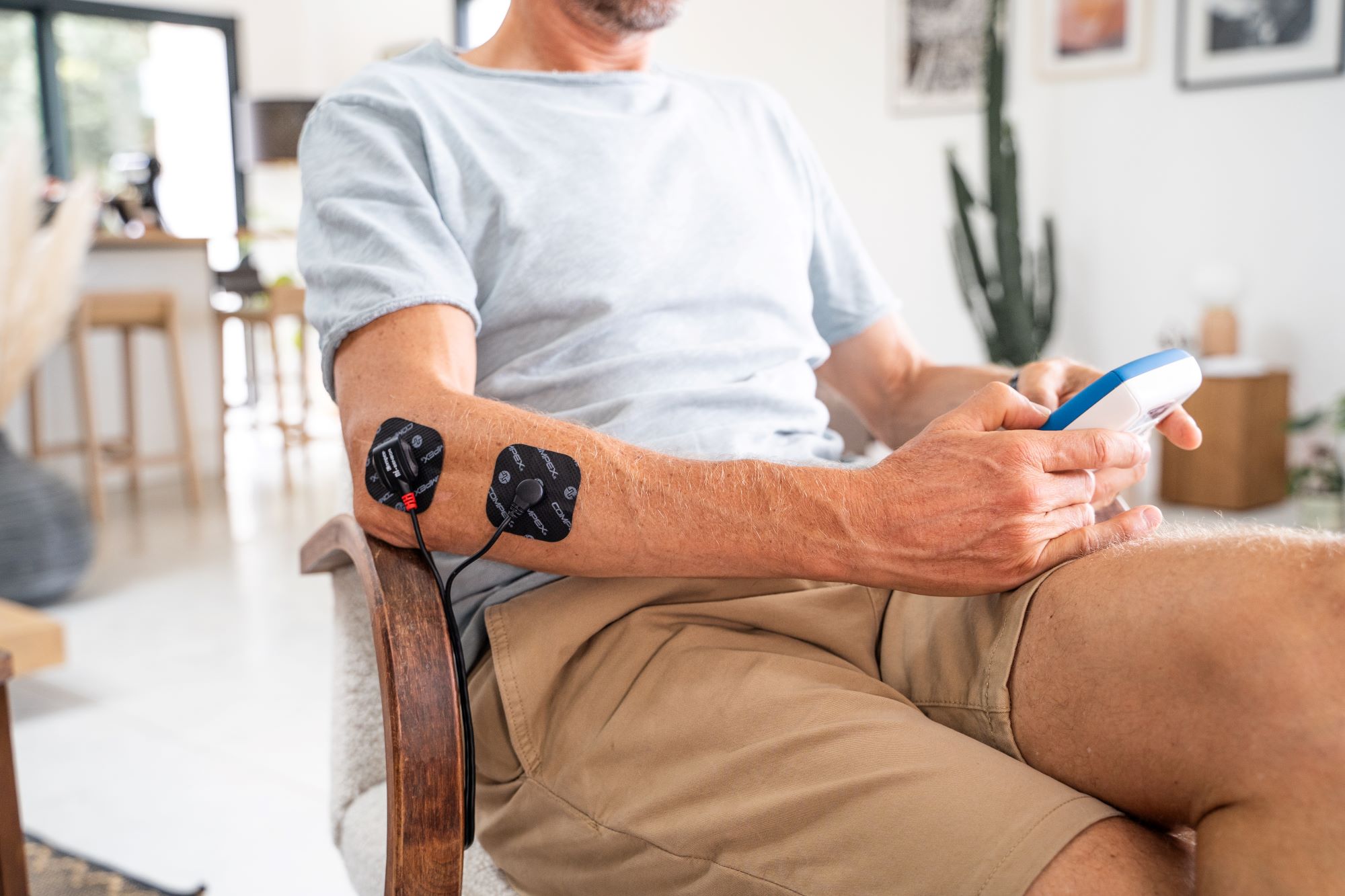 Soulager un tennis elbow (épicondylite) avec l’électrostimulation