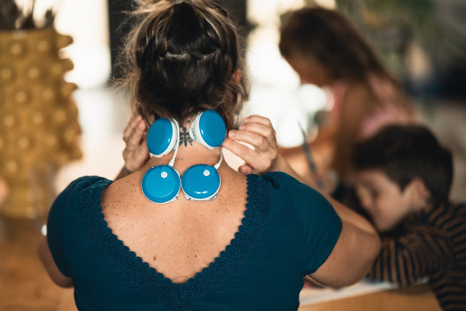 Treat neck pain with electrostimulation