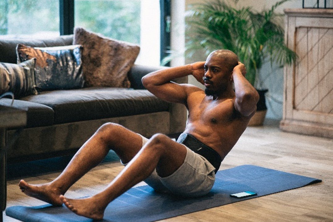 Allenare il Core: 10 esercizi da fare con la tua Compex Corebelt