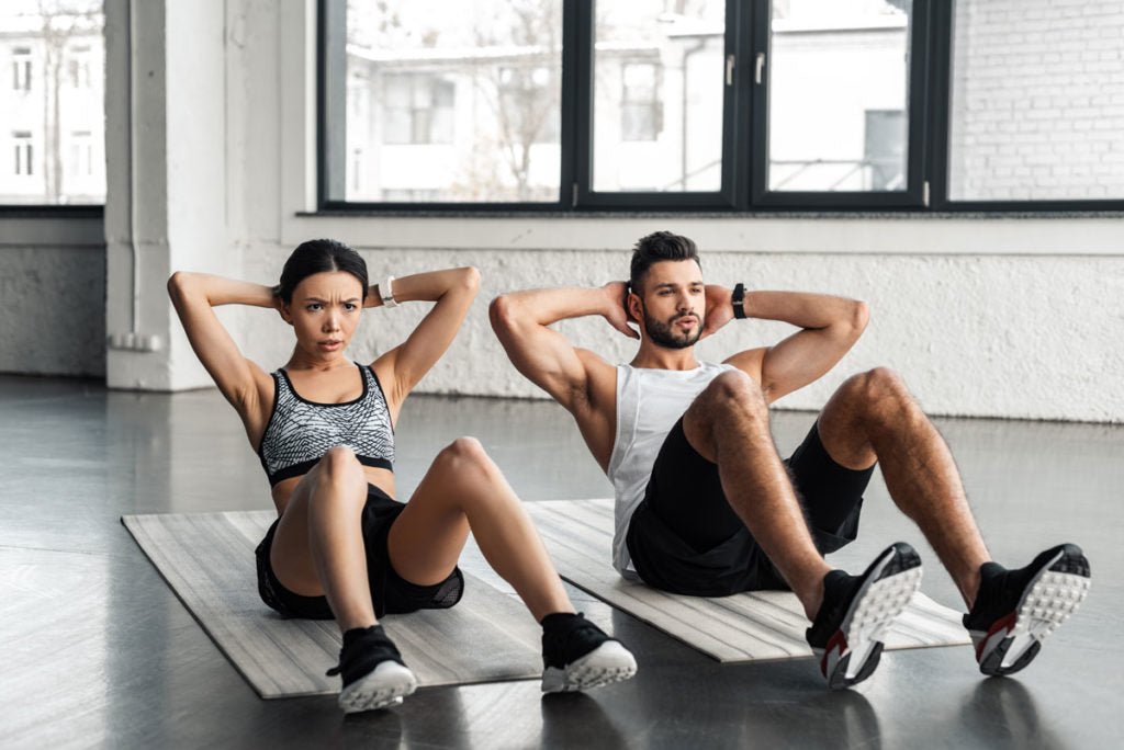 Abdominais definidos: 7 dicas de especialistas para definires os teus abdominais e fortaleceres a zona abdominal