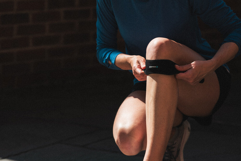 Enhance proprioception with the Compex Activ'® Patella Strap