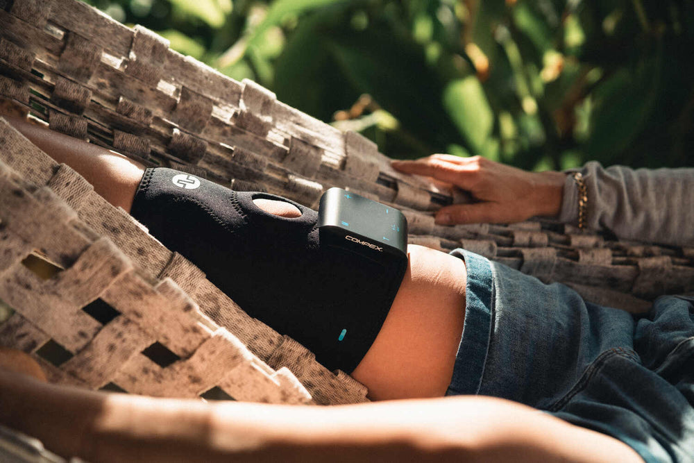 Relieve temporary or chronic knee pain with Compex ComfortTENS Knee™
