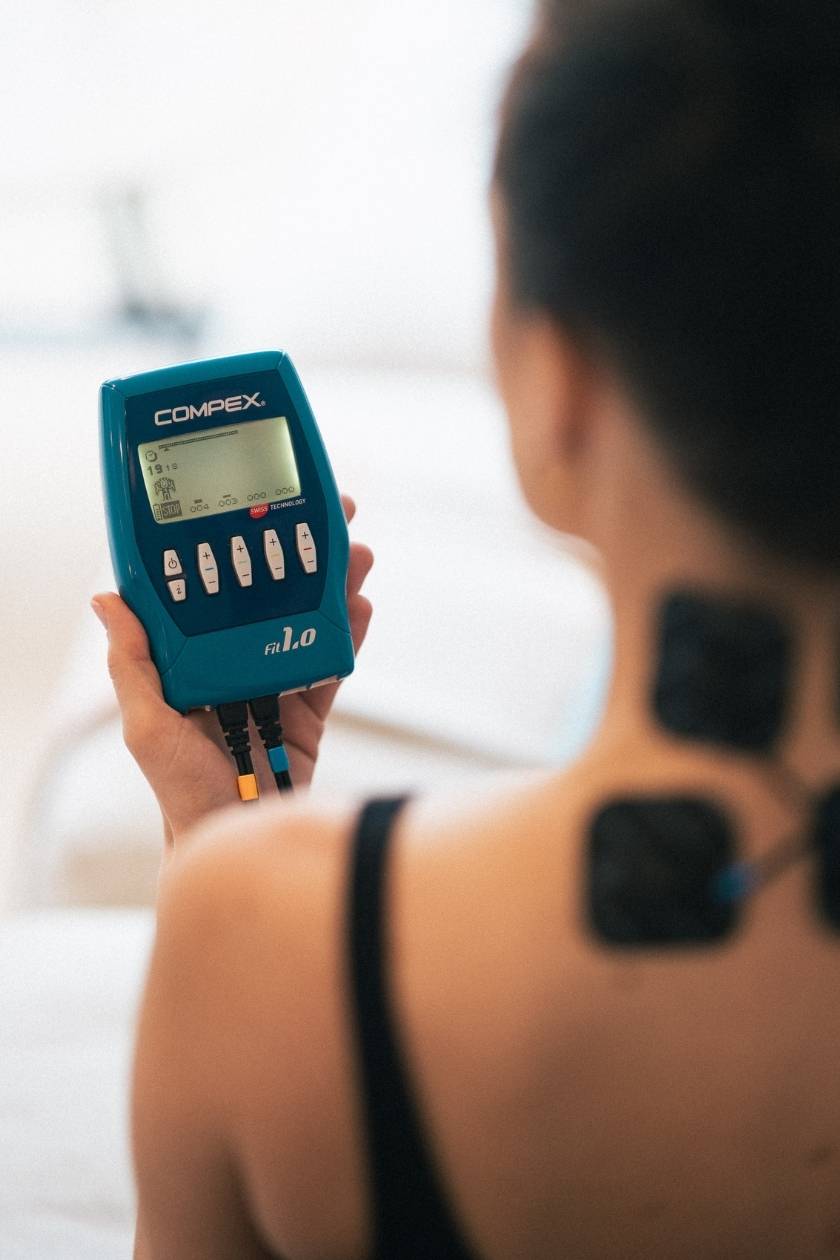 FIT 1.0 EMS Muscle Stimulator - Sculpt your Body | Compex