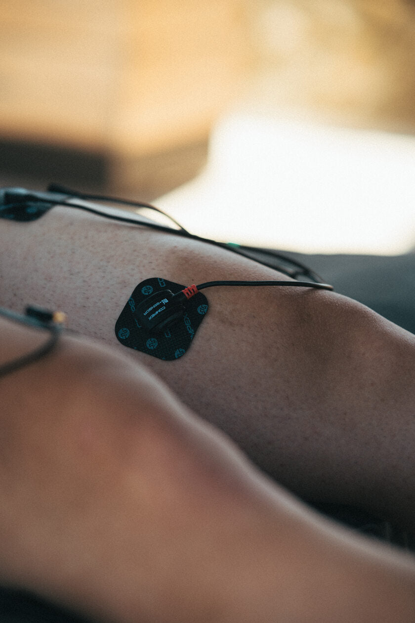 The Compex mi-sensor providing tailormade electrical muscle stimulation to a user