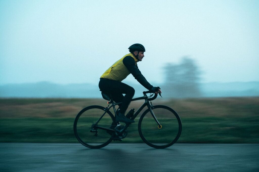 MUSKEL- UND GELENKESCHMERZEN BEI RADFAHRERN – VORBEUGEN UND LINDERN