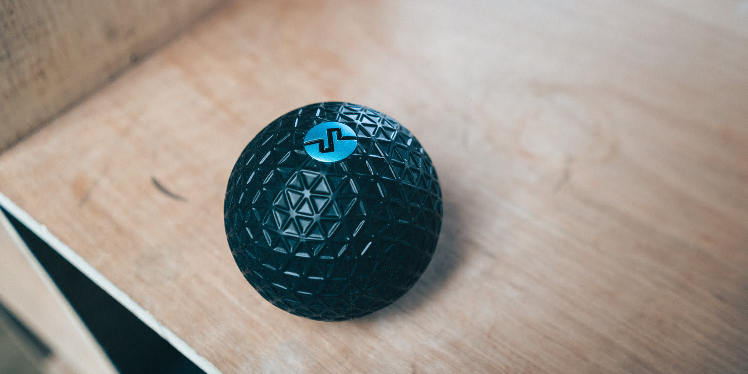 La balle de massage vibrante Compex Molecule