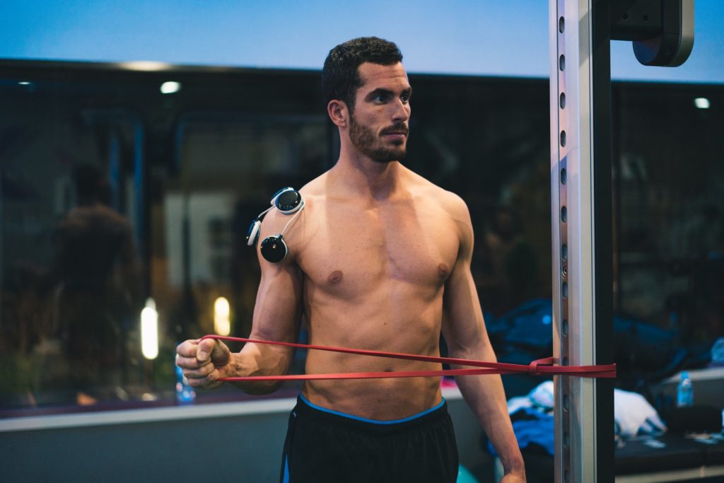 preparazione della pallavolo esercizi per la cuffia dei rotatori